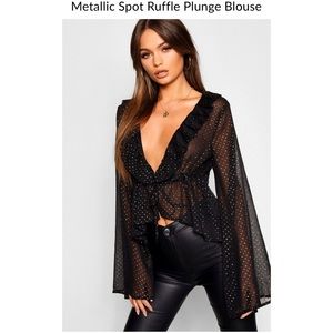 Boohoo Metallic Ruffle Blouse! Size 10!